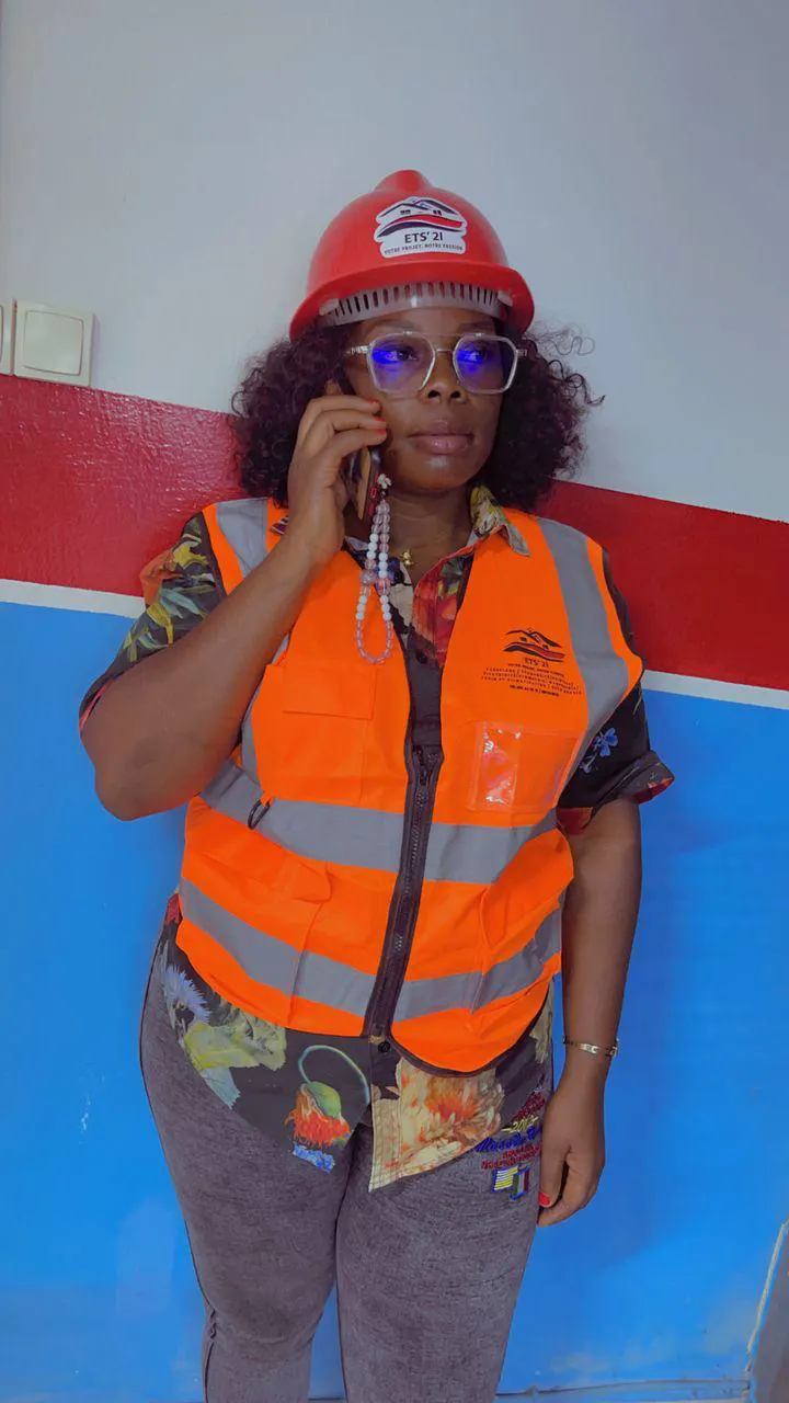 Danielle Ngoh, directrice d’ETS’2i, sur un chantier